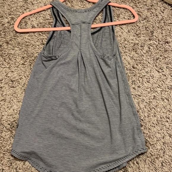 Lululemon tank top - Picture 3 of 4